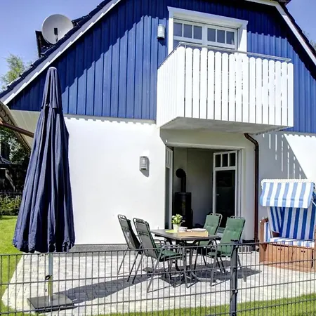 Holiday home Luettje Hus *